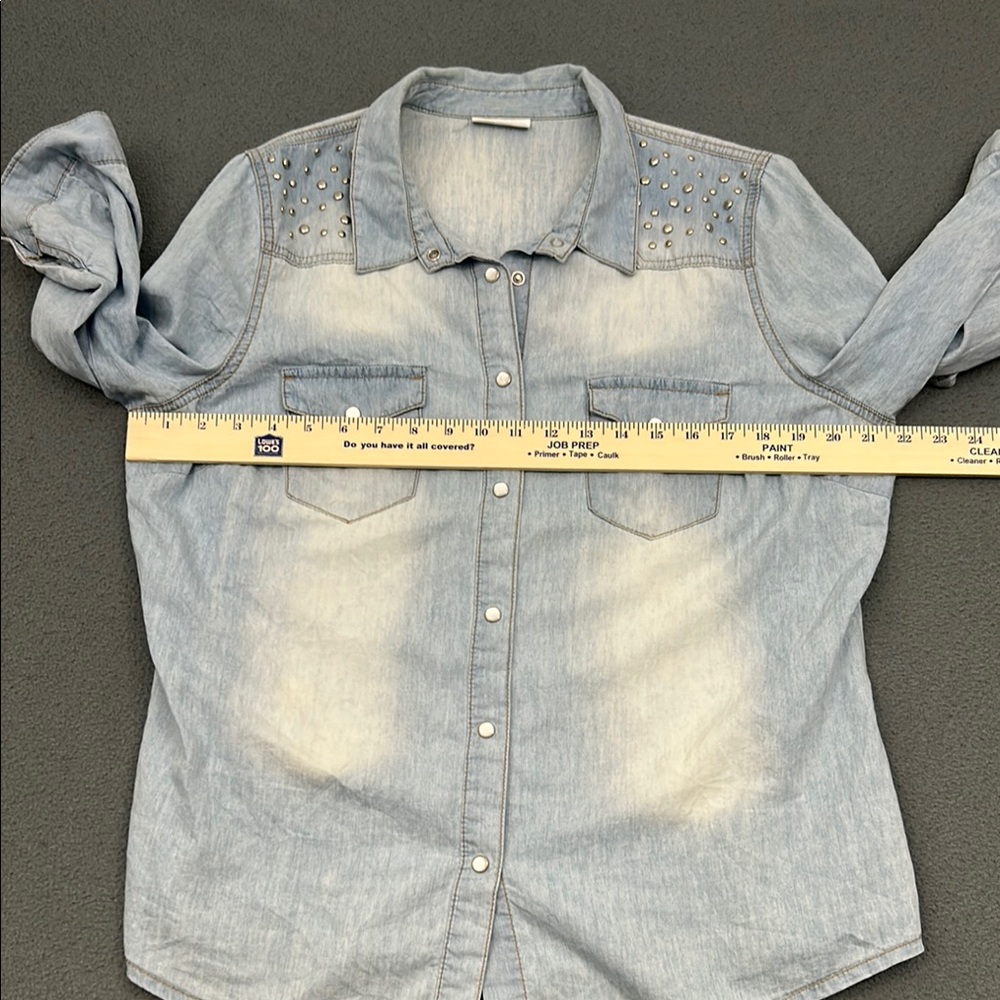 Yessica Studded Light Blue Denim Shirt | Size 18 (AU 46) | Button-Down - Picture 5 of 13